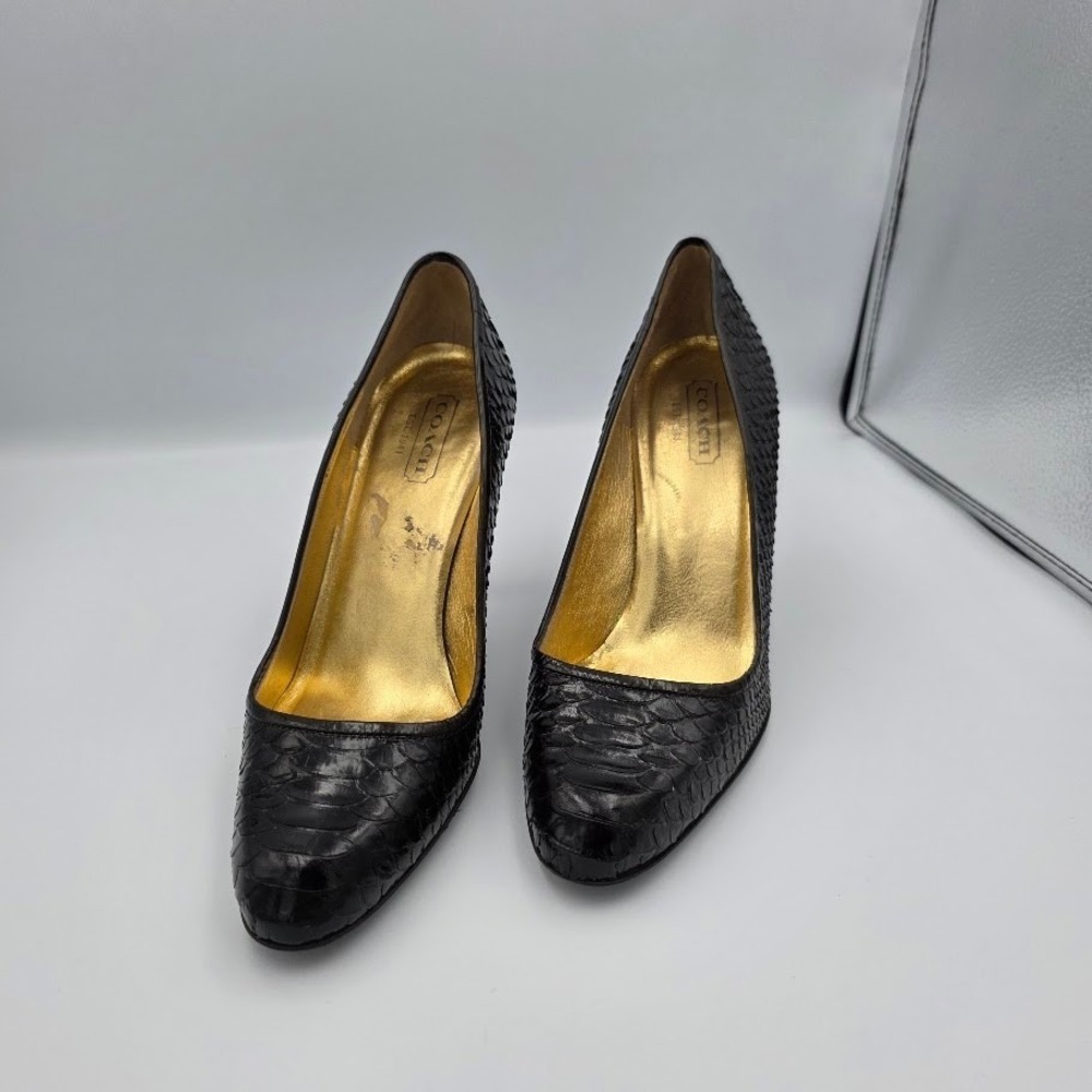 Vintage Coach Black Pumps Embossed Python Stela‎  10B